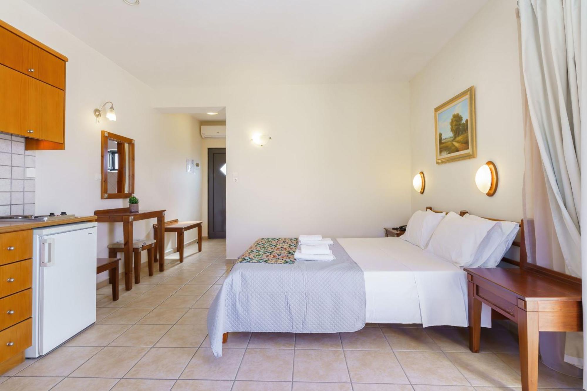 Sunrise Suites & Apartments Калівес Номер фото